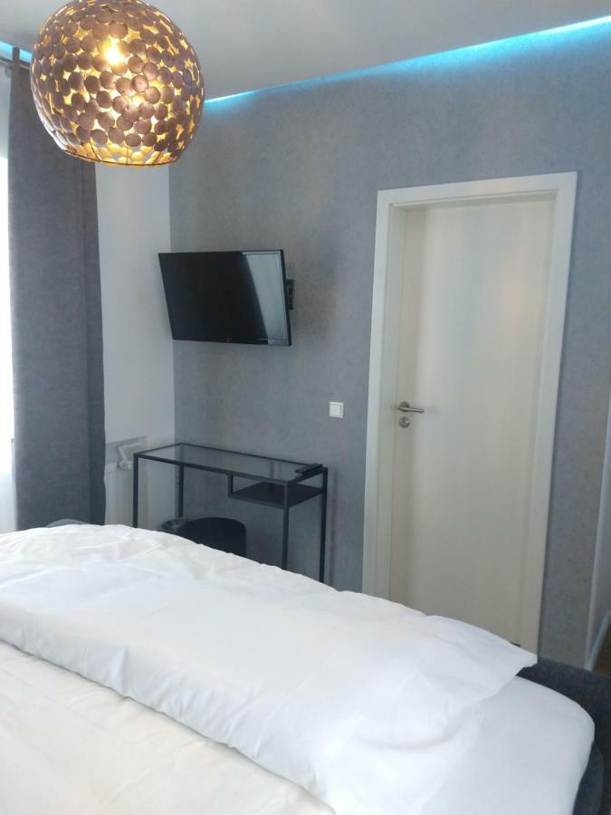 Hotel am Stadion Bielefeld Esterno foto